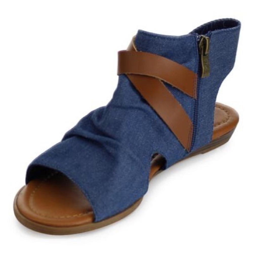 NIB Naomi Sandal - Denim